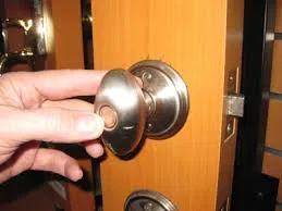 Locksmith Master Store Potomac, MD 301-944-5993 - door-unlock